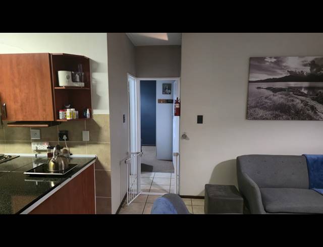 2 BEDROOM TOWNHOUSE FOR SALE IN SONNEVELD